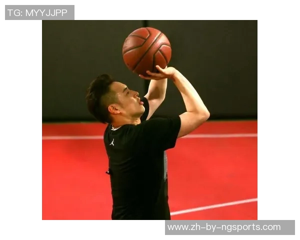 篮球明星吴伦的精彩瞬间与职业生涯回顾照片集锦